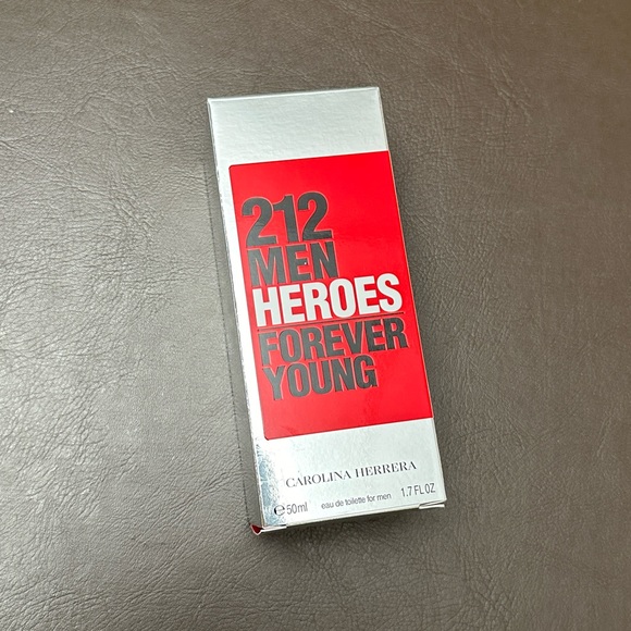 212 HEROES FOREVER YOUNG by CAROLINA HERRERA, EMPTY BOTTLE - Picture 2 of 10